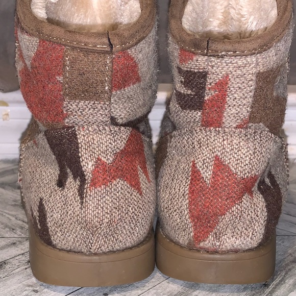 • Indigo Rd. “Aylee” Short OTA (Over The Ankle) Booties - Picture 5 of 9